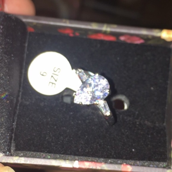 Pear Shape Engagement Ring. See Pic Described - Picture 8 of 8